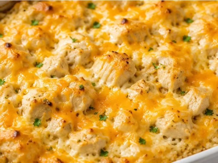 Cheesy Chicken and Rice Casserole